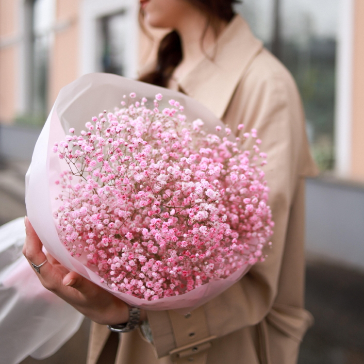 Купить букет из 5 нежно-розовых гипсофил в Омске с бесплатной доставкой